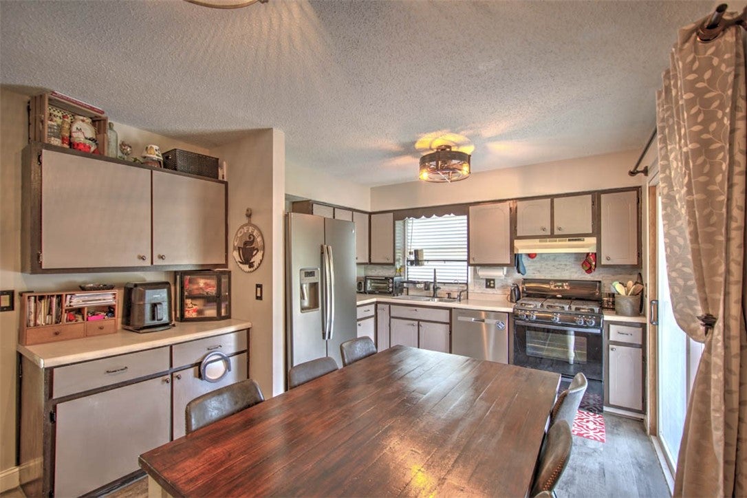 1381 Highland Place Decatur, IL 62526 - Photo 11 of 32 Gallery Image 11