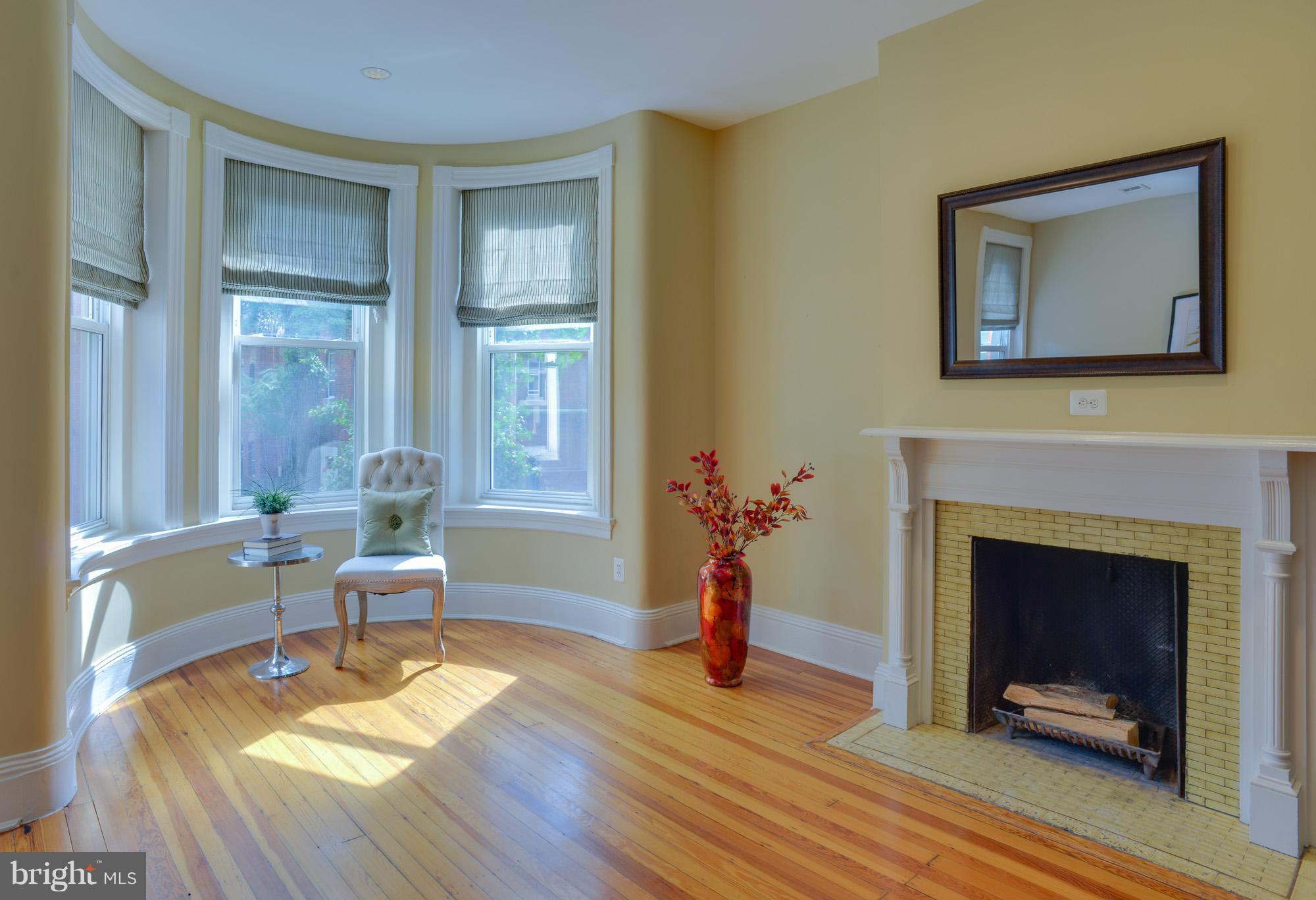 1731 Riggs Place Northwest Washington, DC 20009 - Photo 6 of 33 Upper Floor Apt Living Room