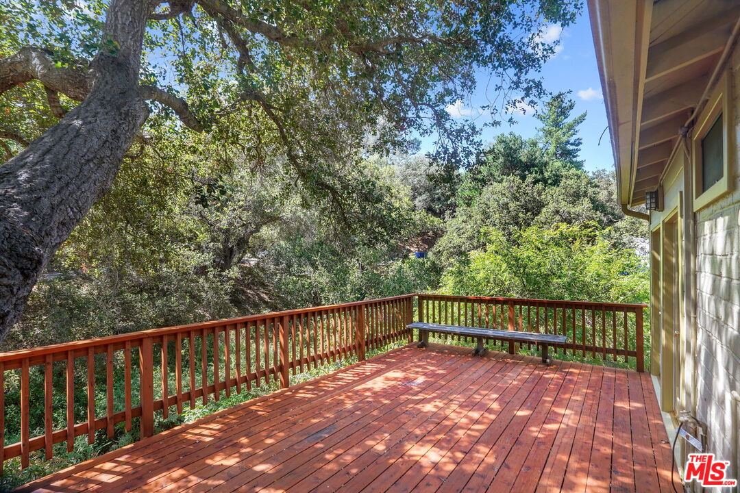 21652 Encina Road Topanga, CA 90290 - Photo 16 of 18