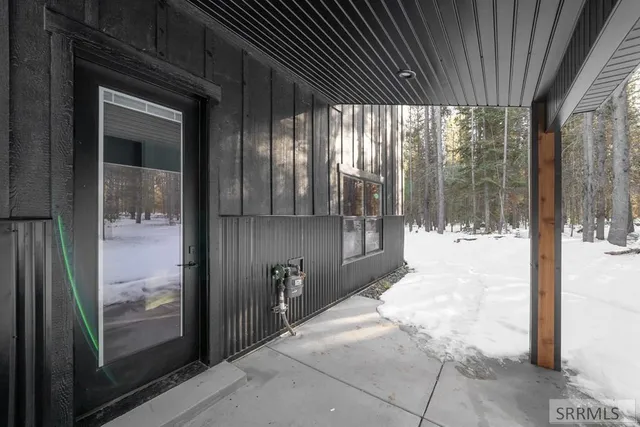 $895,000 | 4345 Yeti Lane, Island Park, ID 83429