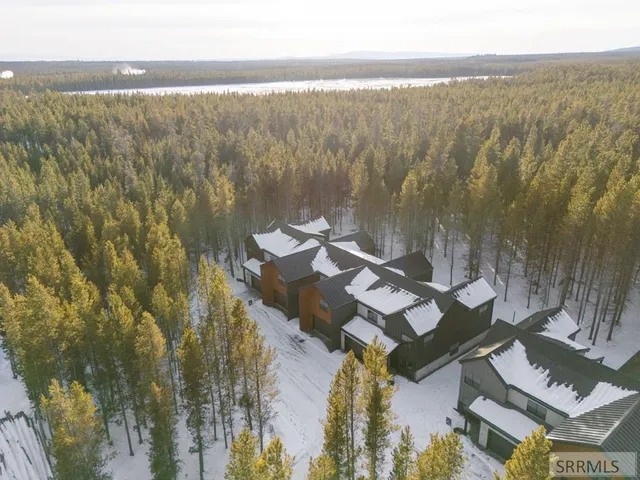 $895,000 | 4345 Yeti Lane, Island Park, ID 83429