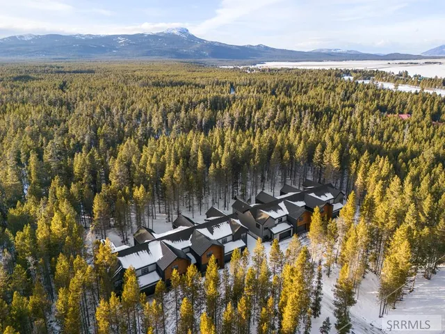 $895,000 | 4345 Yeti Lane, Island Park, ID 83429