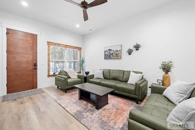 $895,000 | 4345 Yeti Lane, Island Park, ID 83429