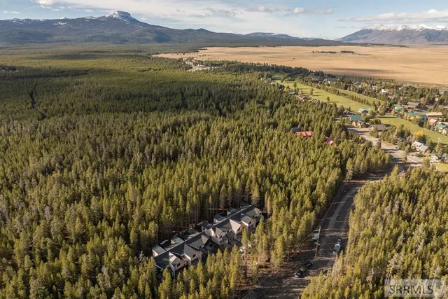 $895,000 | 4345 Yeti Lane, Island Park, ID 83429