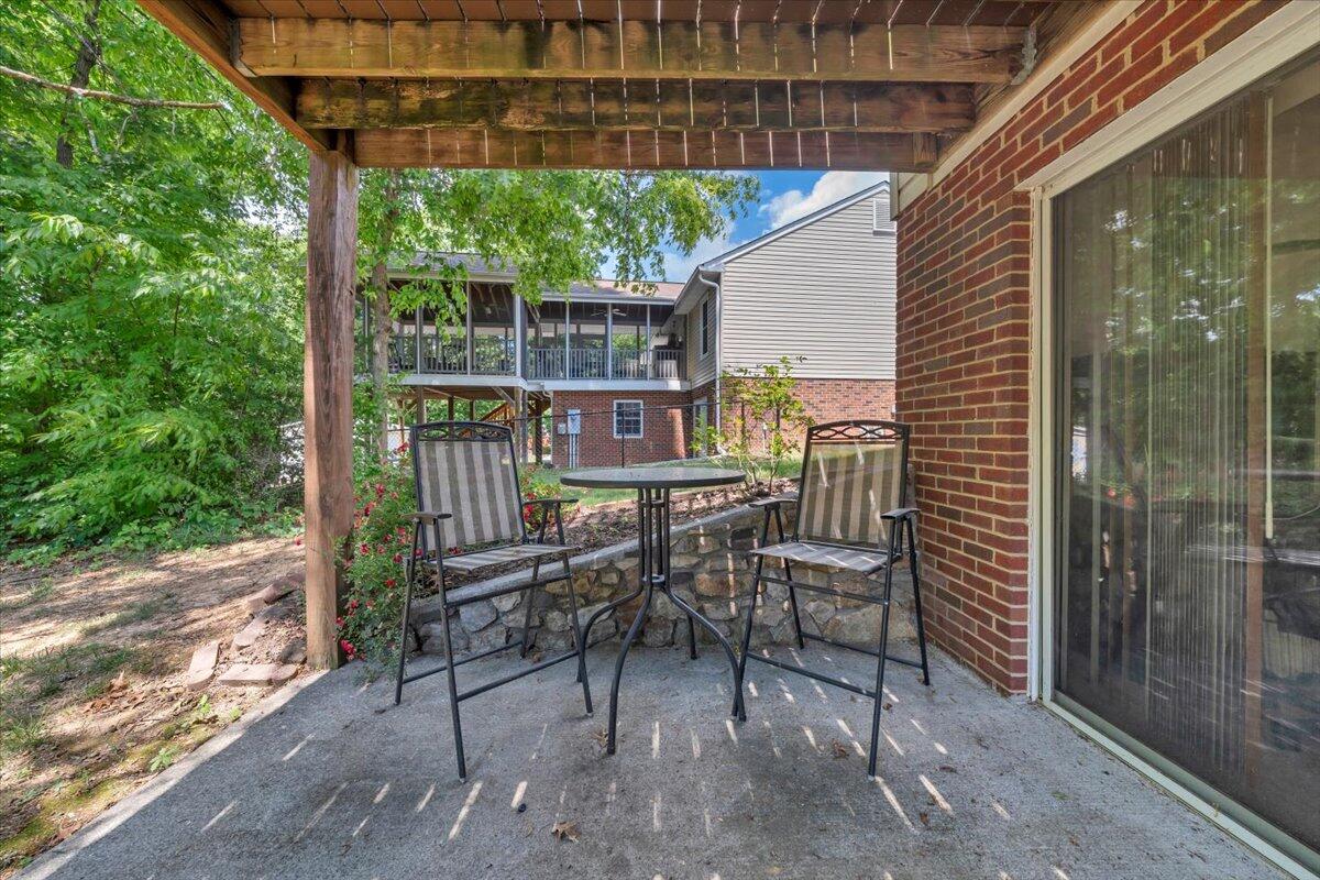 165 Fox Fire Cloverdale, VA 24077 - Photo 42 of 54 43-MIB07155