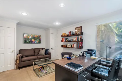 $2,498,000 | 265 Sparrow Drive, Unit 265, Manhasset, NY 11030