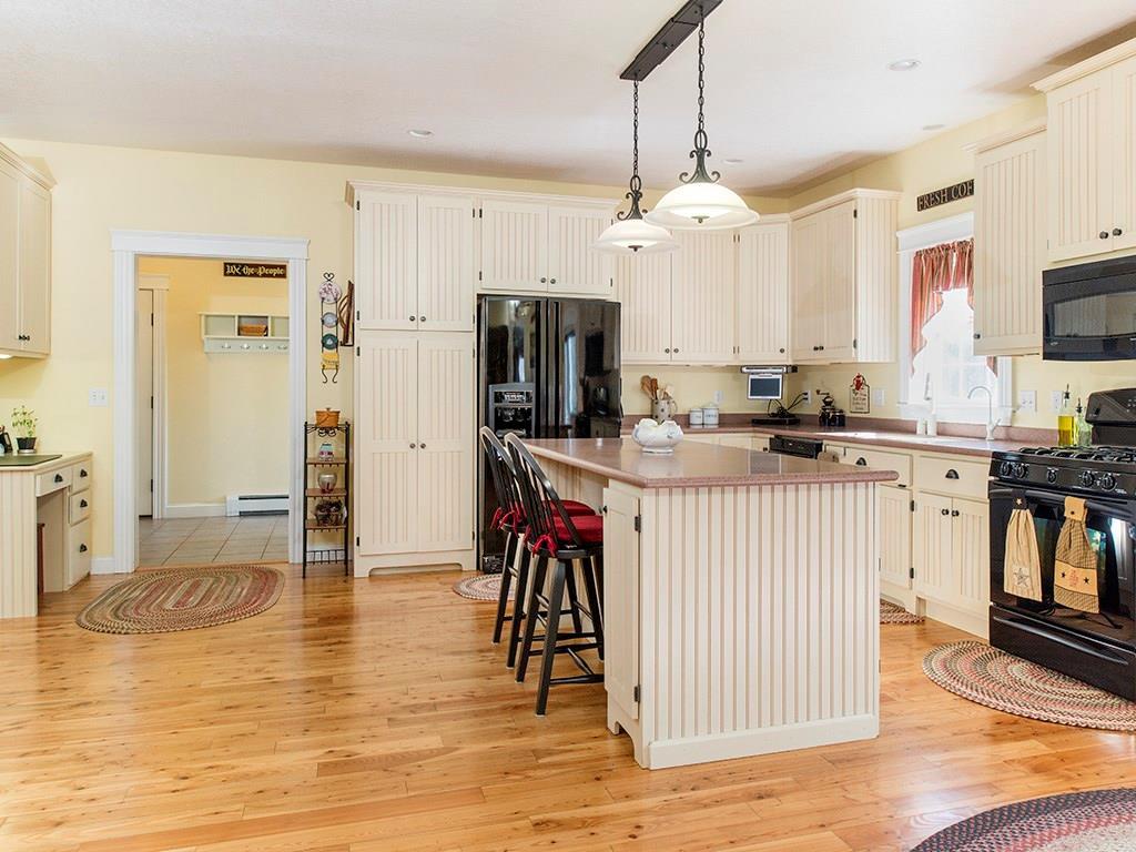 32 Moody Road Brunswick, ME 04011 - Photo 7 of 32 There’s even a desk area to the left...