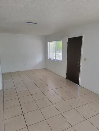 $975 | 1216 Kennedy Road, Unit 4, Daytona Beach, FL 32117