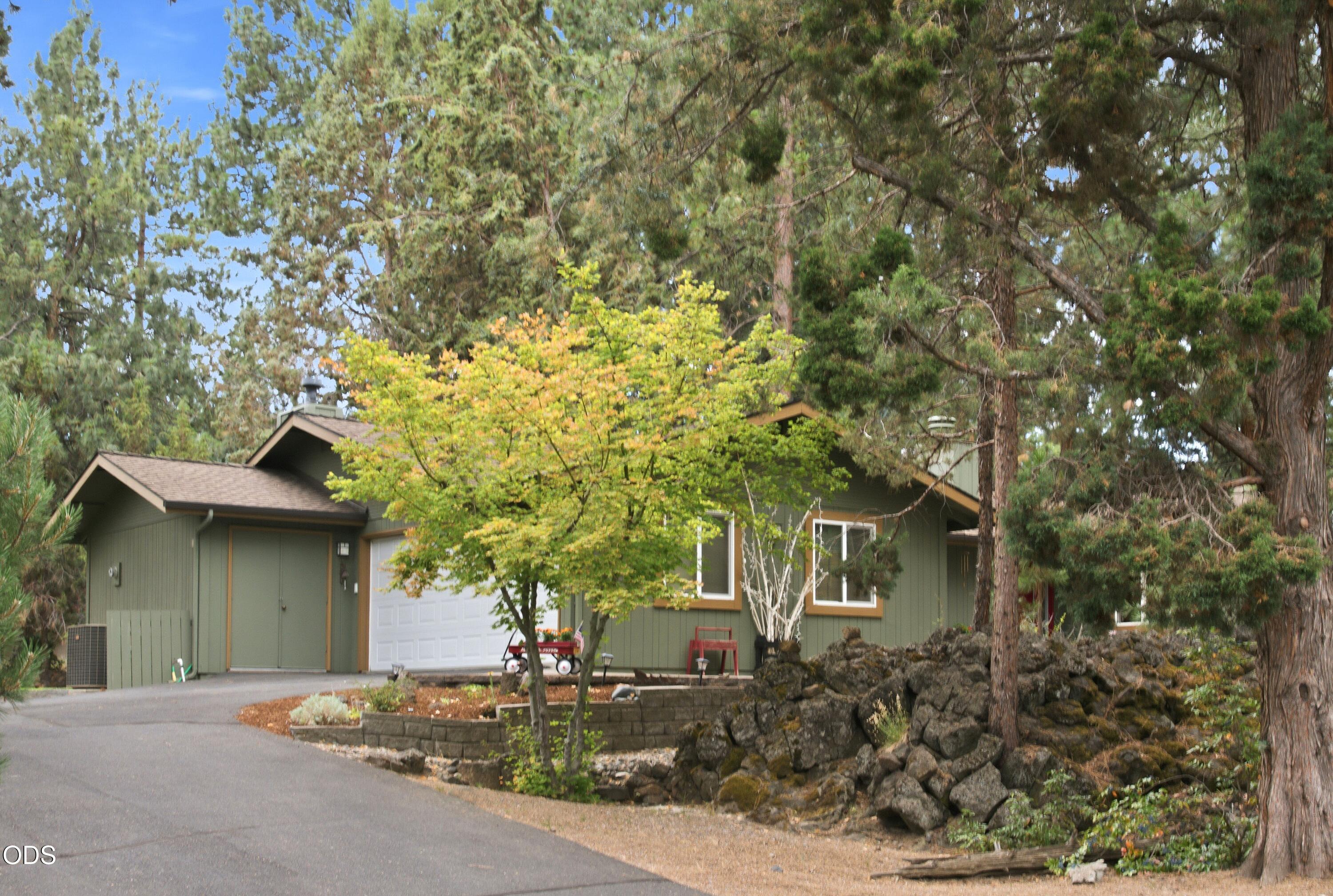 20453 Mainline Road Bend, OR 97702 - Photo 2 of 35 Gallery Image 2