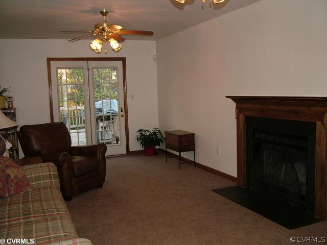 4221 Woods Ridge Lane Prince George, VA 23875 - Photo 2 of 10 Living Room
