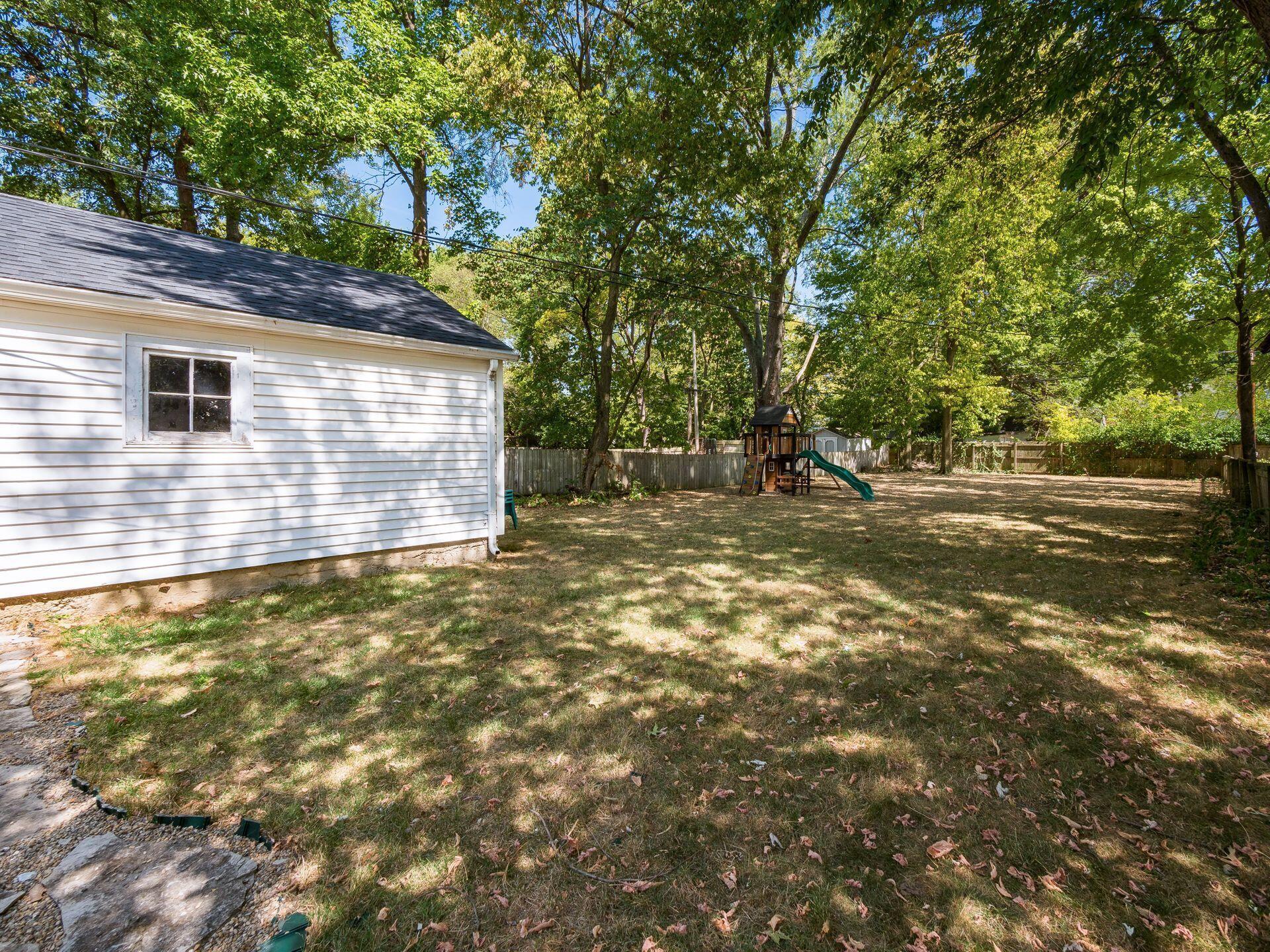 206 North Stanwood Road Bexley, OH 43209 - Photo 47 of 60 Backyard