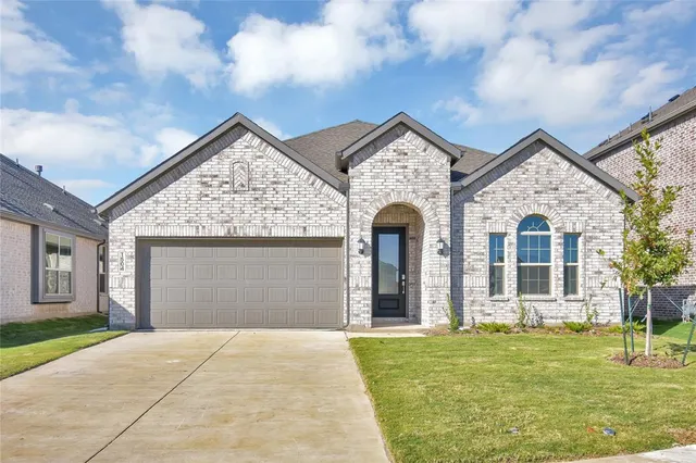 $2,300 | 1504 Adams Drive, Little Elm, TX 75068