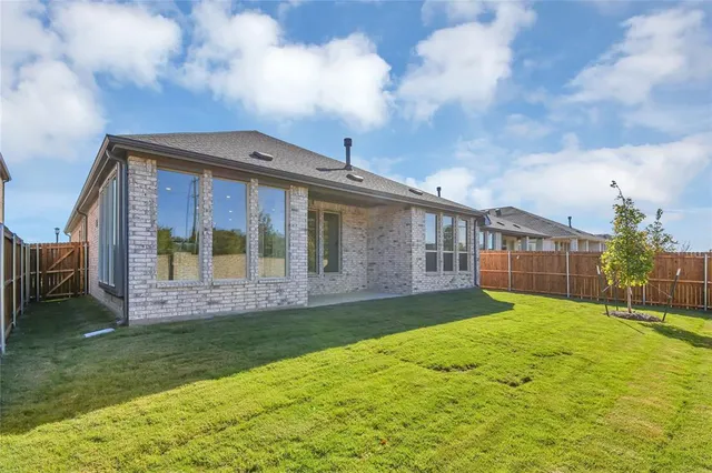 $2,300 | 1504 Adams Drive, Little Elm, TX 75068