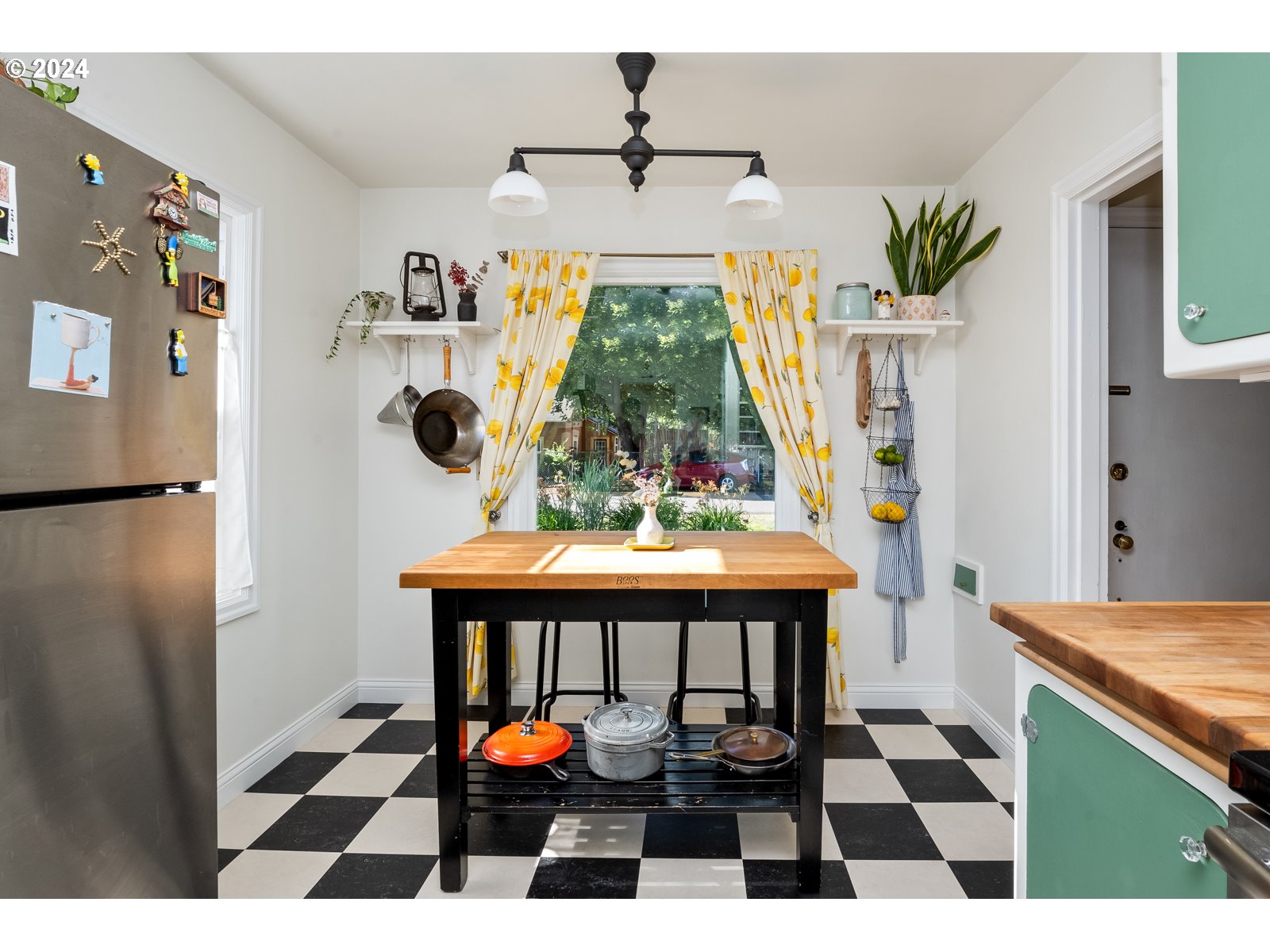 5262 Southeast Rural Street Portland, OR 97206 - Photo 11 of 47 Gallery Image 11