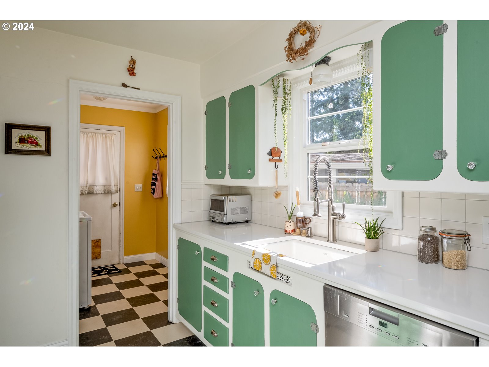 5262 Southeast Rural Street Portland, OR 97206 - Photo 15 of 47 Gallery Image 15