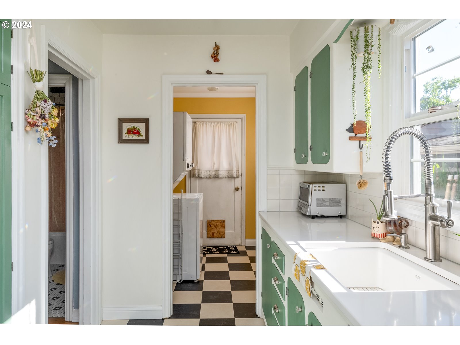 5262 Southeast Rural Street Portland, OR 97206 - Photo 33 of 47 Gallery Image 33