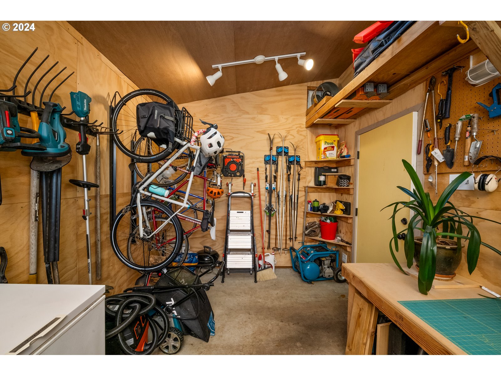 5262 Southeast Rural Street Portland, OR 97206 - Photo 45 of 47 Gallery Image 45
