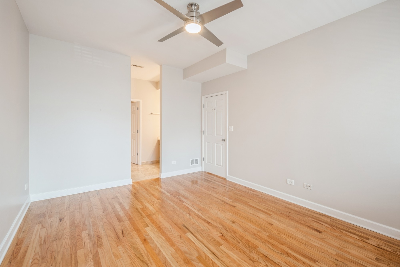 1925 South State Street, Unit 2 Chicago, IL 60616 - Photo 5 of 13