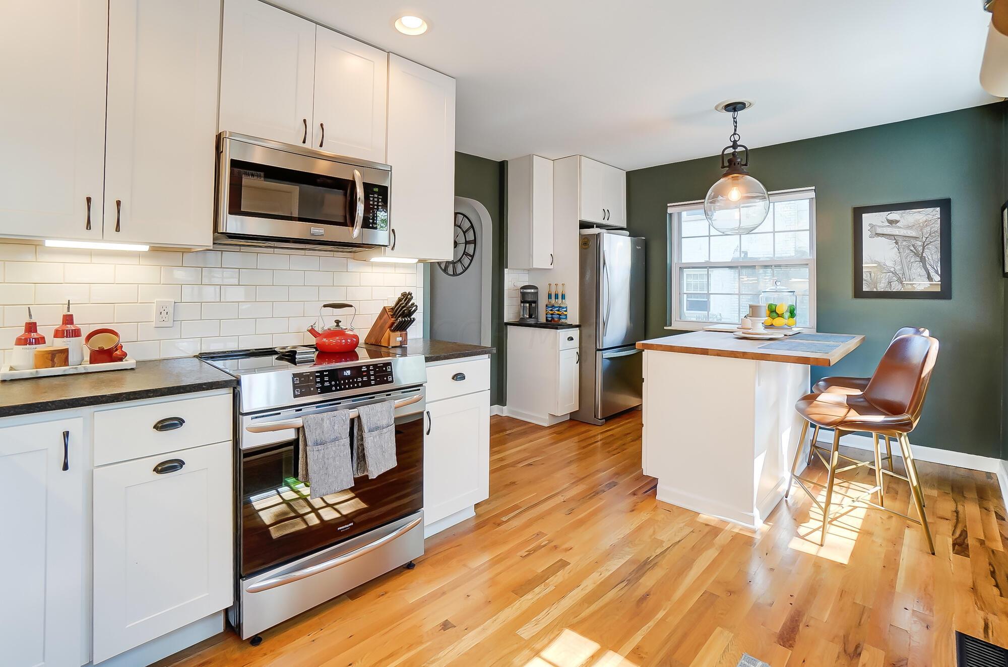 2899 Bryden Road Columbus, OH 43209 - Photo 12 of 31 Beautiful Hardwood Floors