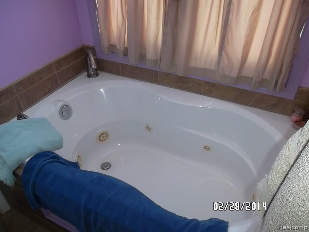 8940 Fisher Road Yale, MI 48097 - Photo 15 of 16 SAM_7556.jpg