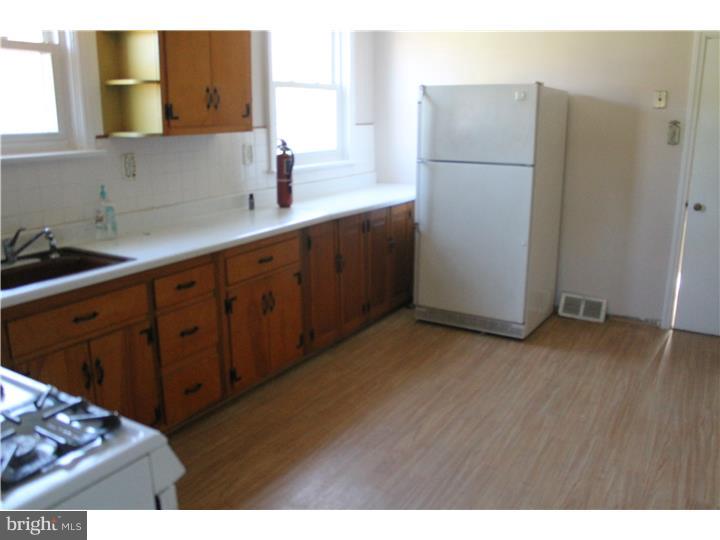 113 Valley View Road East Norriton, PA 19401 - Photo 12 of 19 Kitchen