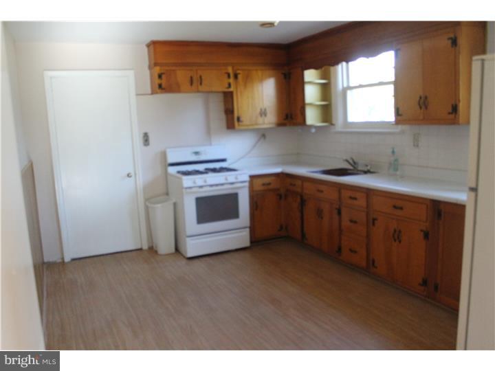 113 Valley View Road East Norriton, PA 19401 - Photo 14 of 19 Kitchen