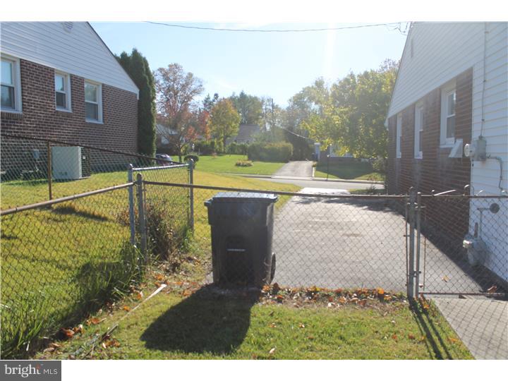 113 Valley View Road East Norriton, PA 19401 - Photo 5 of 19 Driveway