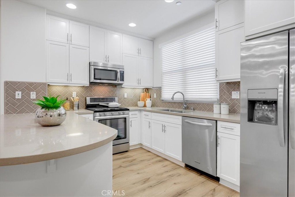 148 Capricorn Irvine, CA 92618 - Photo 16 of 66