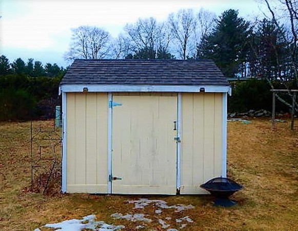 93 Holly Road Taunton, MA 02780 - Photo 19 of 20 Gallery Image 19