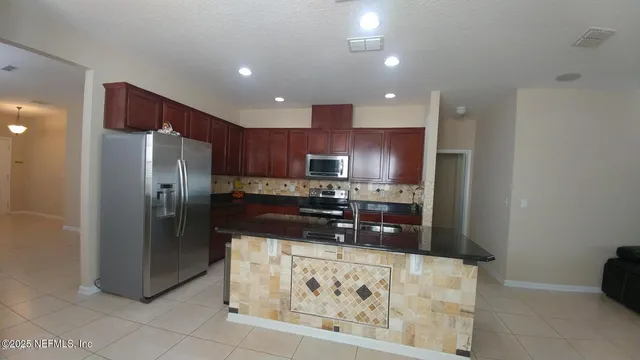 $2,400 | 12192 Chaseborough Way, Jacksonville, FL 32258