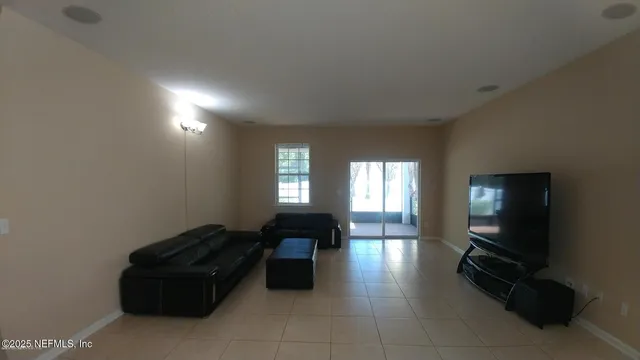 $2,400 | 12192 Chaseborough Way, Jacksonville, FL 32258