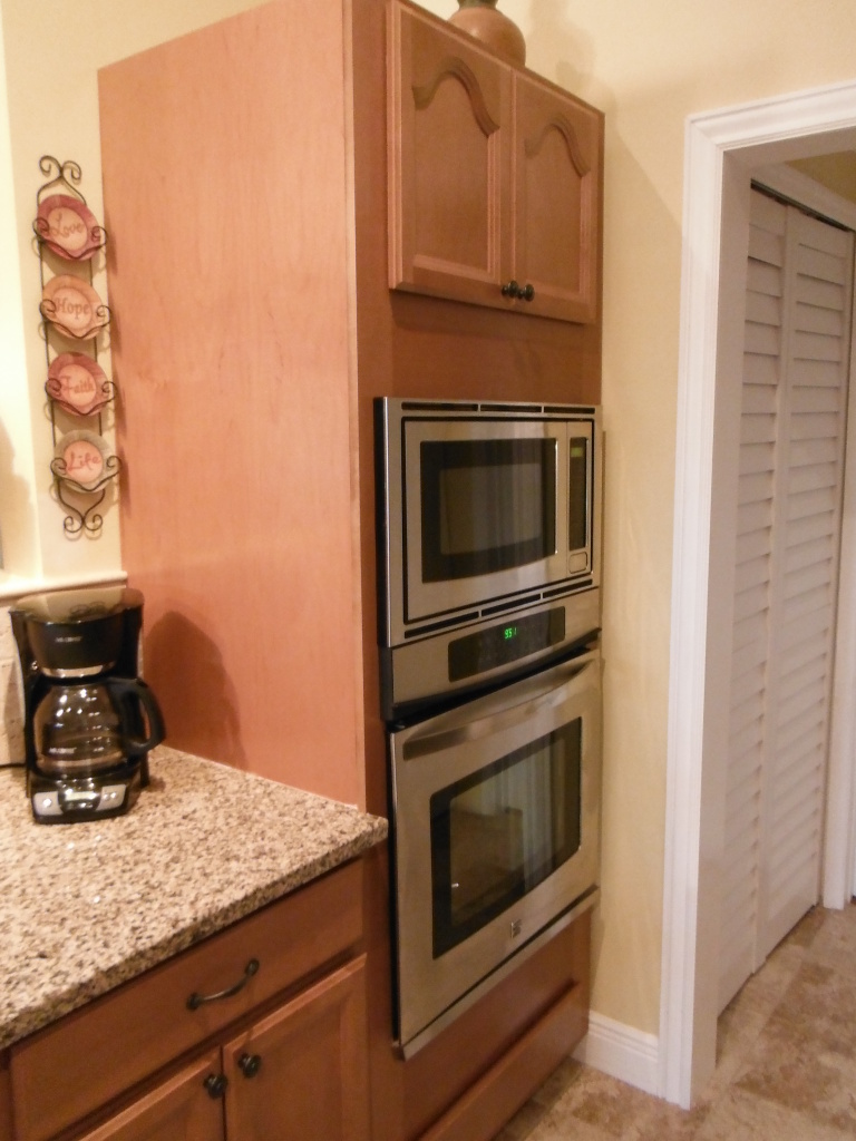 3931 Gordon Road Big Pine Key, FL 33043 - Photo 25 of 47 Microwave & 2nd Oven