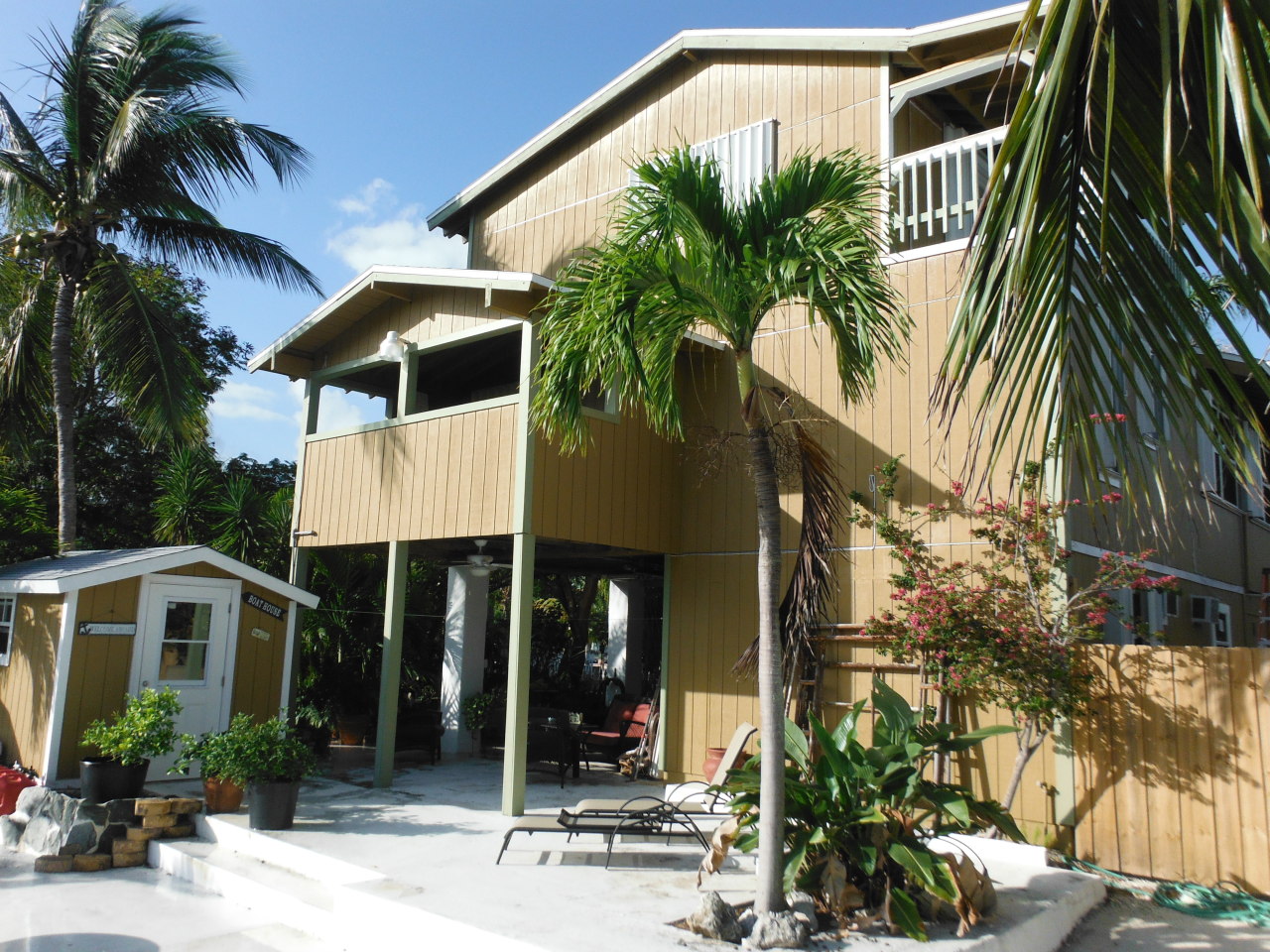3931 Gordon Road Big Pine Key, FL 33043 - Photo 10 of 47 Rear of house