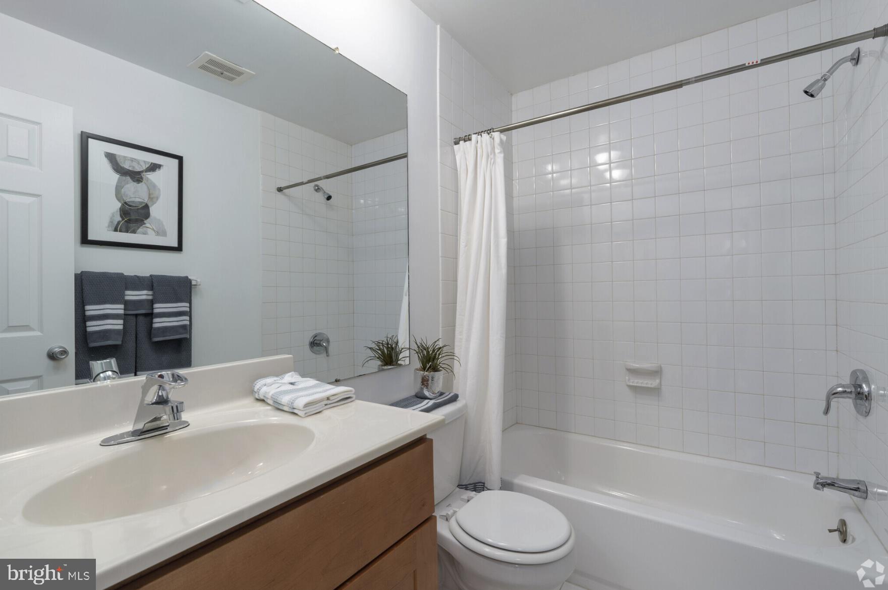 284 Iven Avenue, Unit 2B2642C Radnor, PA 19087 - Photo 11 of 12