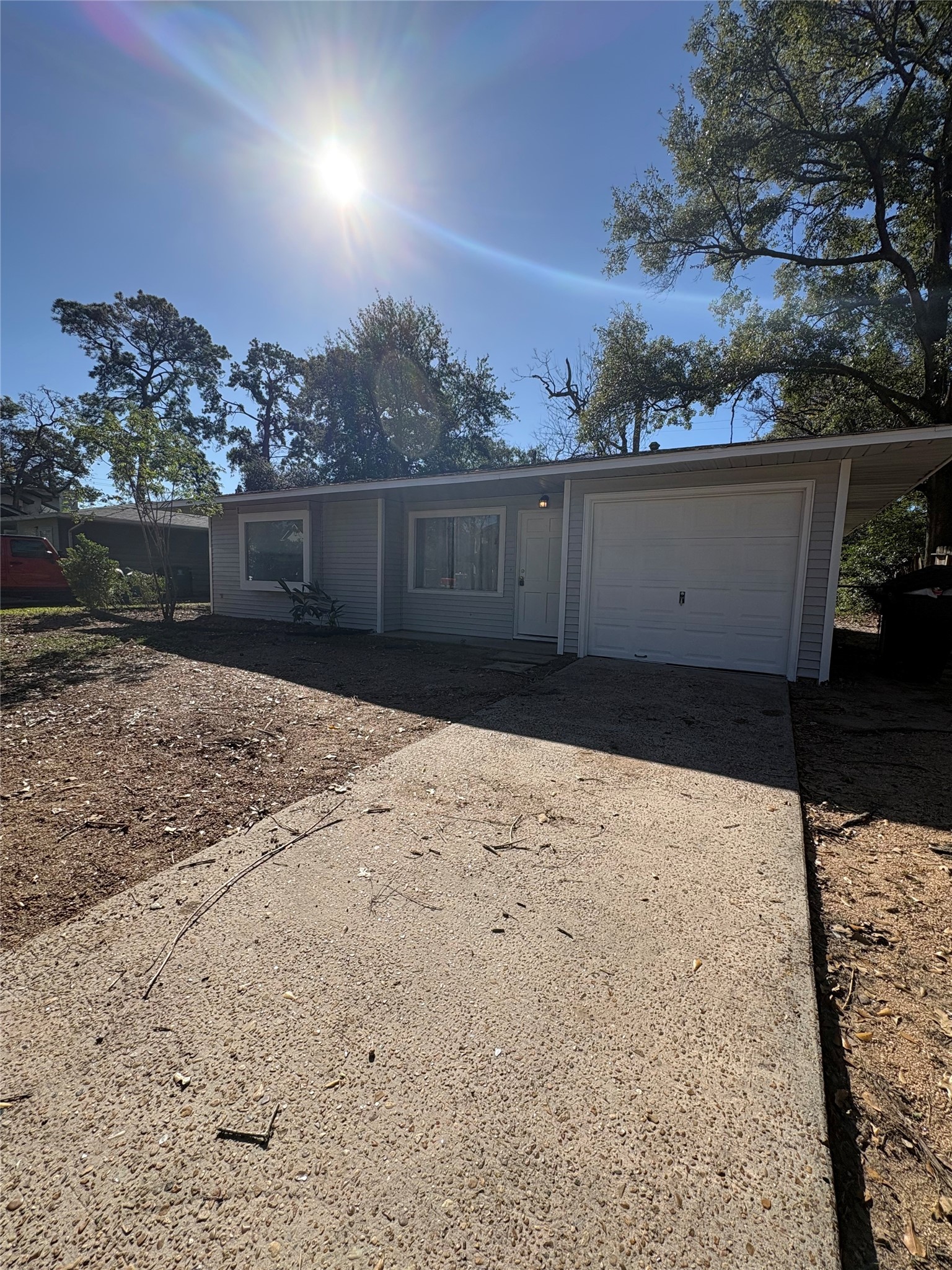 943 West 43rd Street Houston, TX 77018 - Photo 2 of 10 a view of a backyard of a house