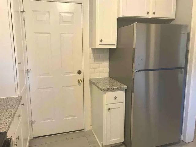 $370,000 | 943 West 43rd Street, Houston, TX 77018