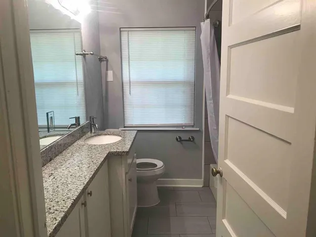 $370,000 | 943 West 43rd Street, Houston, TX 77018