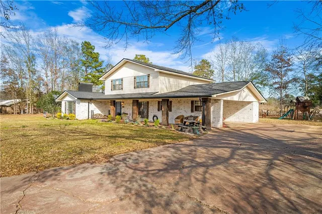 $269,000 | 1129 Holloman Street, Olla, LA 71465