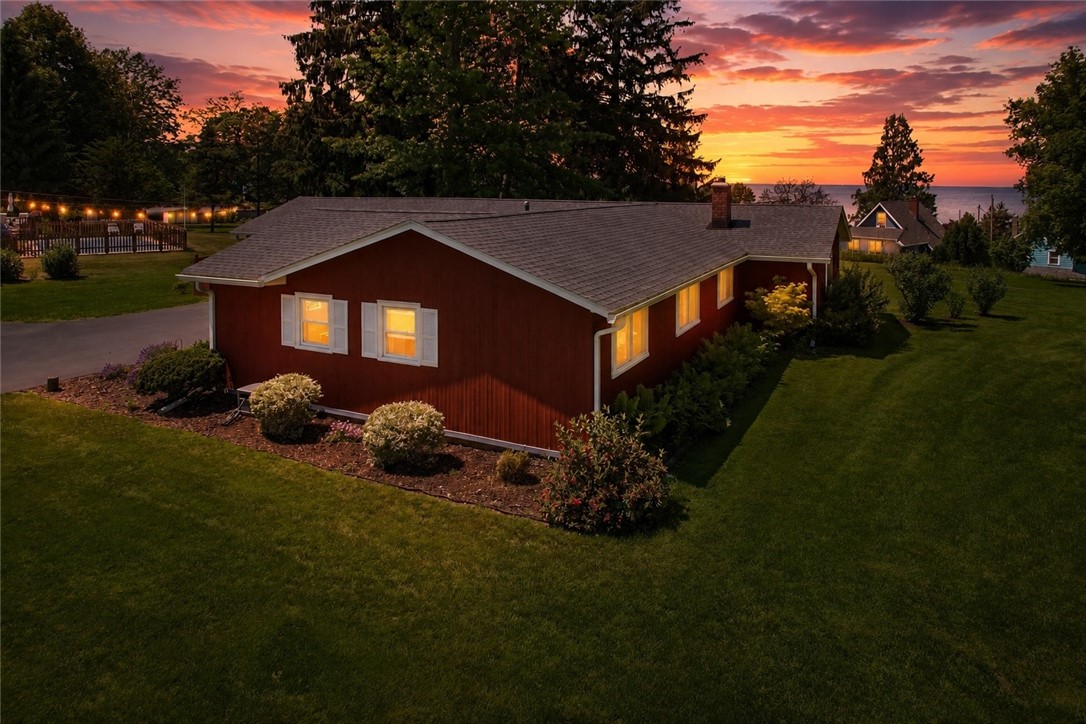 536 Lake Road Webster, NY 14580 - Photo 4 of 45