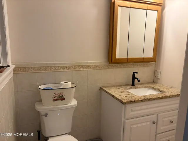 $865,000 | 11 Chestnut Ridge Road, Holmdel, NJ 07733