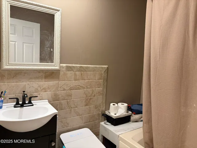 $865,000 | 11 Chestnut Ridge Road, Holmdel, NJ 07733