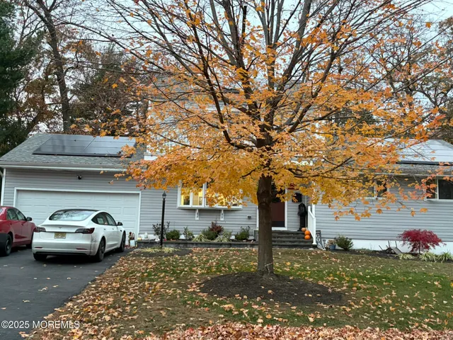 $865,000 | 11 Chestnut Ridge Road, Holmdel, NJ 07733