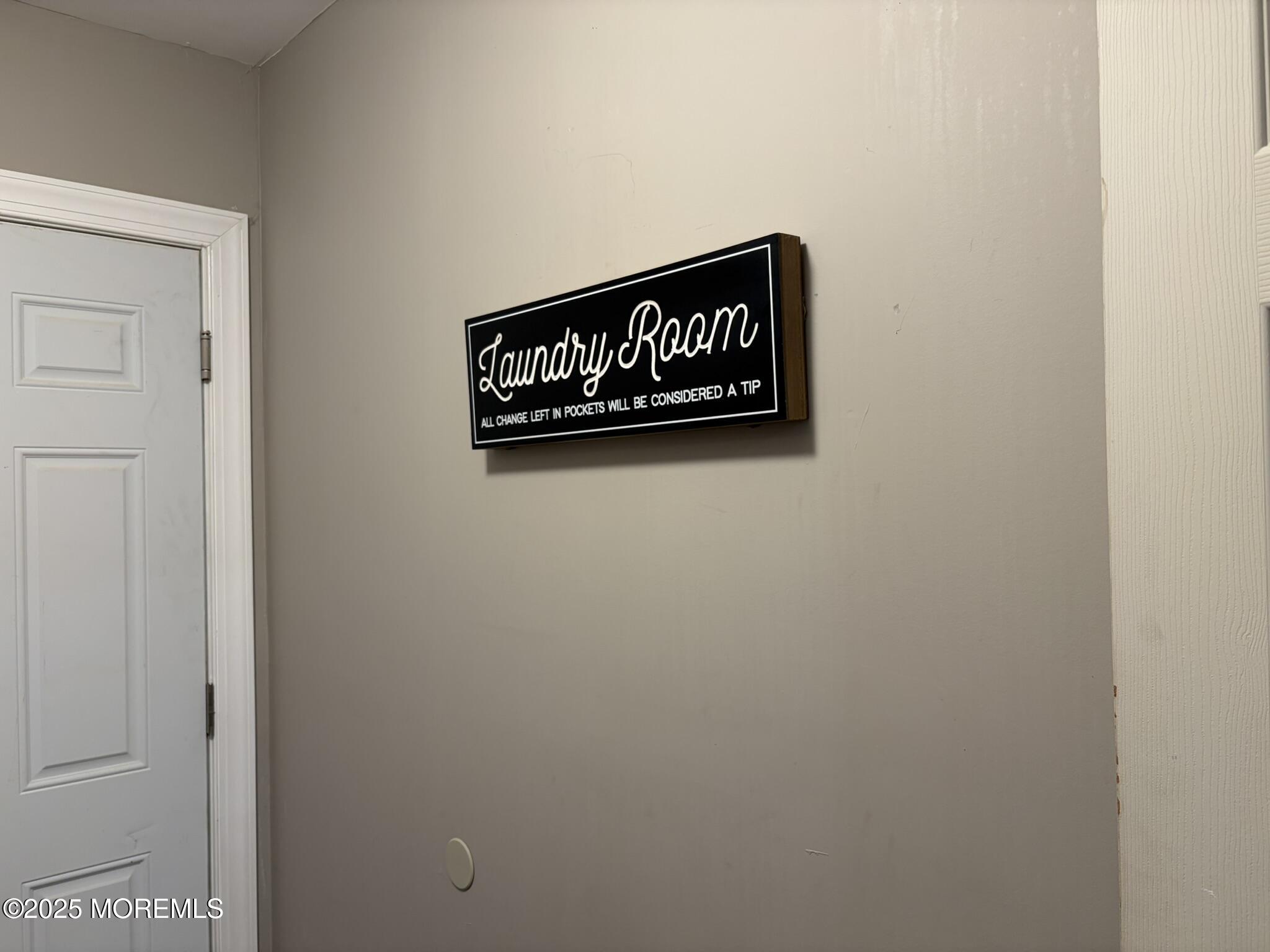 11 Chestnut Ridge Road Holmdel, NJ 07733 - Photo 43 of 44 a close up of a street sign