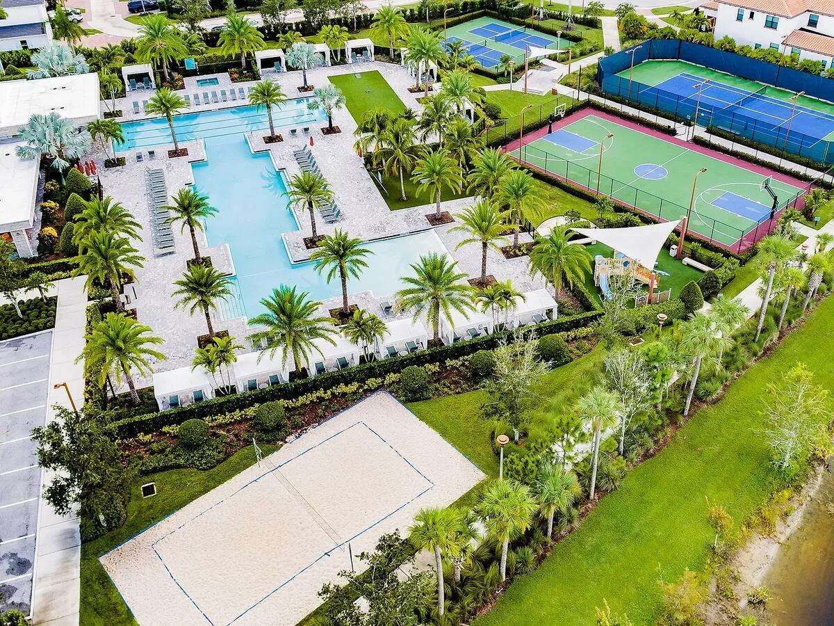 13197 Alton Road Palm Beach Gardens, FL 33418 - Photo 42 of 44 Pool