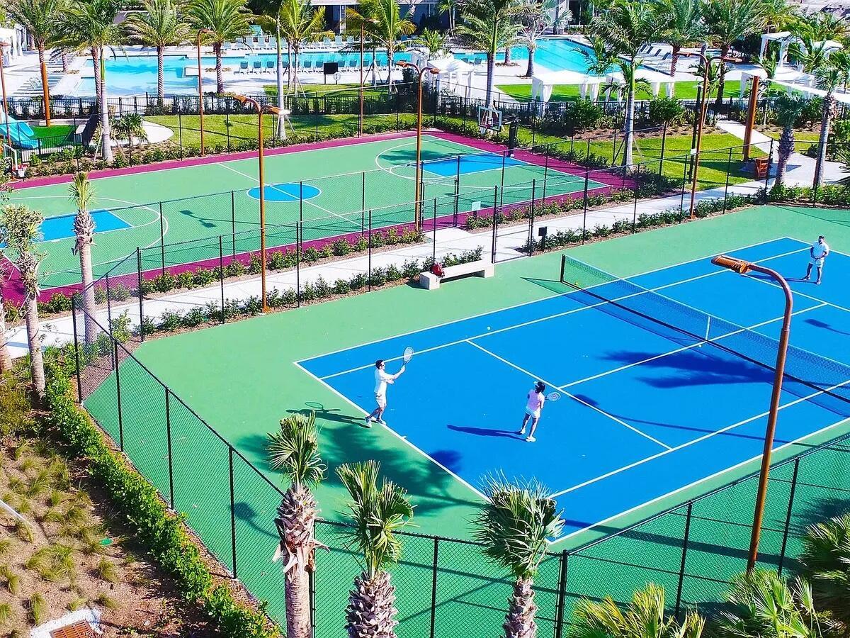 13197 Alton Road Palm Beach Gardens, FL 33418 - Photo 43 of 44 Tennis courts