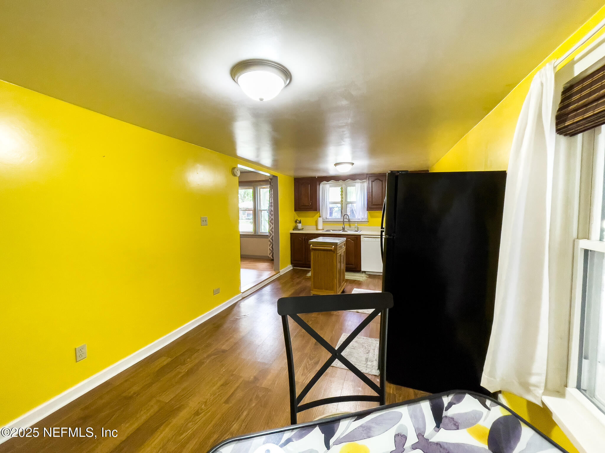 128 Devils Elbow Palatka, FL 32177 - Photo 10 of 38 a view of a living room with a swimming pool