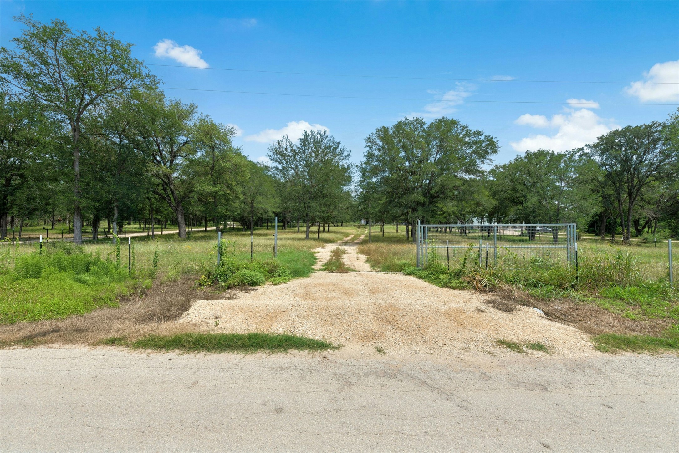 3705 Callihan Road Luling, TX 78648 - Photo 2 of 25
