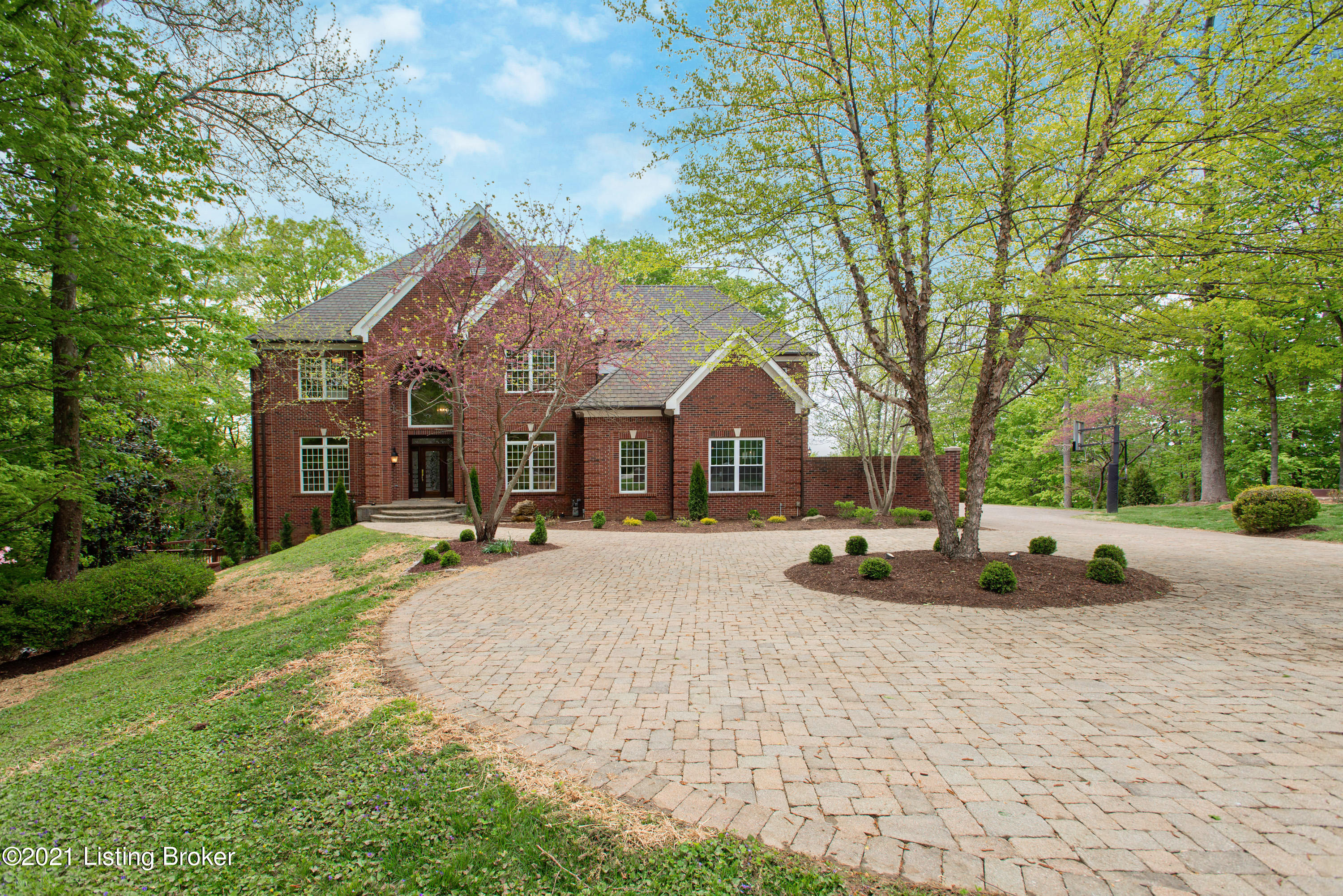 1306 Ridge Pointe Goshen, KY 40026 - Photo 8 of 111 Circular Drive