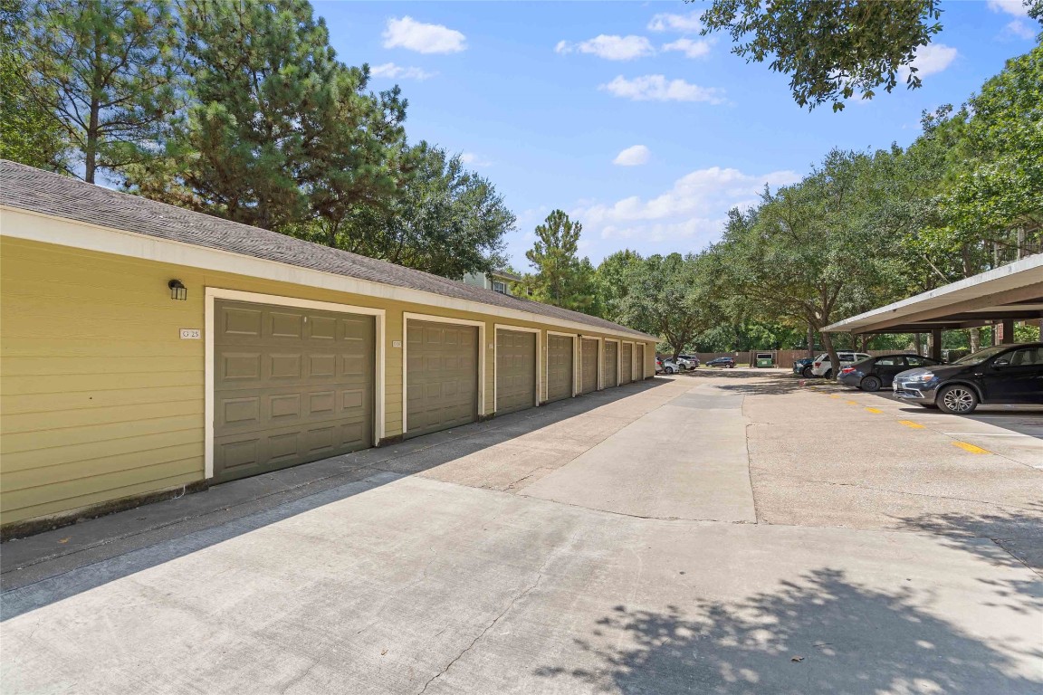 2400-1033 Spring Rain Drive Spring, TX 77379 - Photo 23 of 35