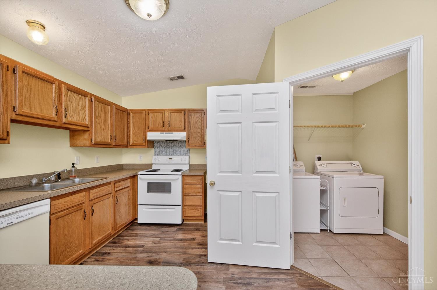 5847 Hester Road Oxford, OH 45056 - Photo 14 of 37